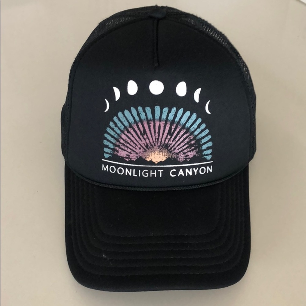 O’Neil moonlight canyon women’s trucker hat
